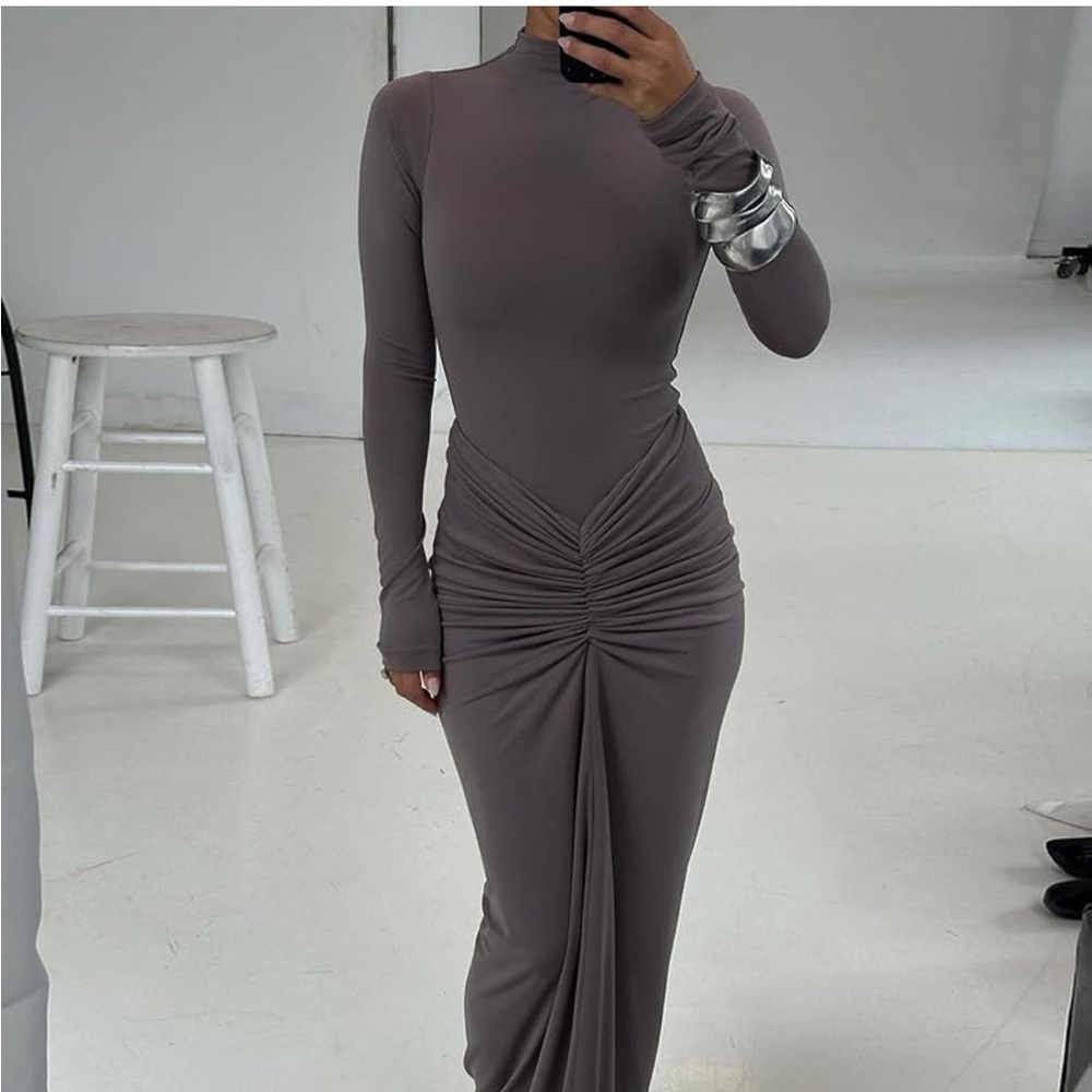 Elegant Long Sleeve Gray Dress - Picture 2 of 7